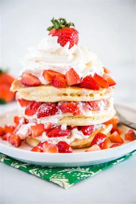 Pin By Morgan Rising On Desserts Strawberry Whipped Cream Dessert