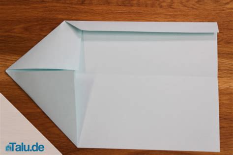 Druck dir zuallererst die vorlage auf ein din a4 blatt aus und schneide sie aus. Briefumschlag falten - Kuvert in nur 30 Sekunden selber basteln - Talu.de