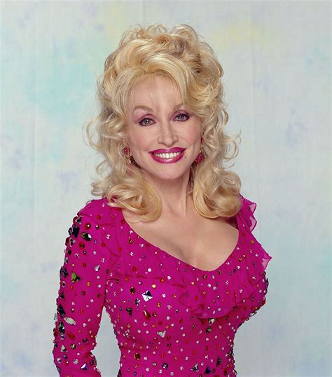 Dolly Parton Busty And Gorgeous Beautiful Models Beautiful Women Gorgeous Dolly Parton Young