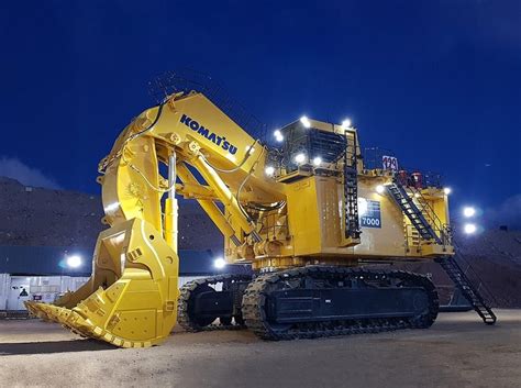 Largest Caterpillar Excavator World Cat Meme Stock Pictures And Photos