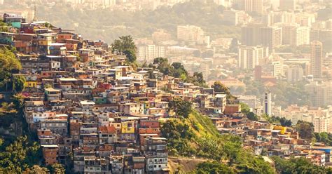 The winner of each cup will face off in the final games to become rio de janeiro' championship team. Rio de Janeiro : visite de la favela Rocinha avec un guide ...
