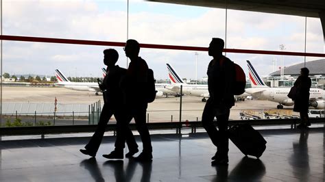 strike of air traffic controllers orly toulouse bordeaux… flights canceled this weekend