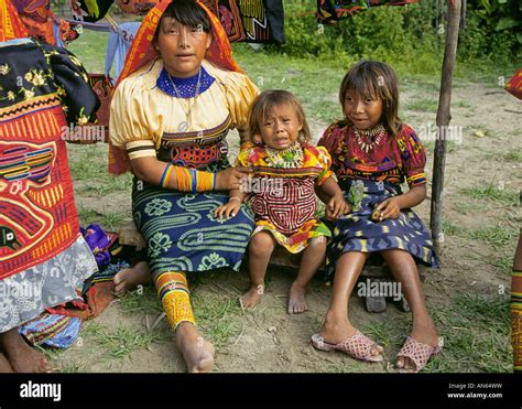The Kuna Cuna Indians Live In The San Blas Islands Off The Coast Of
