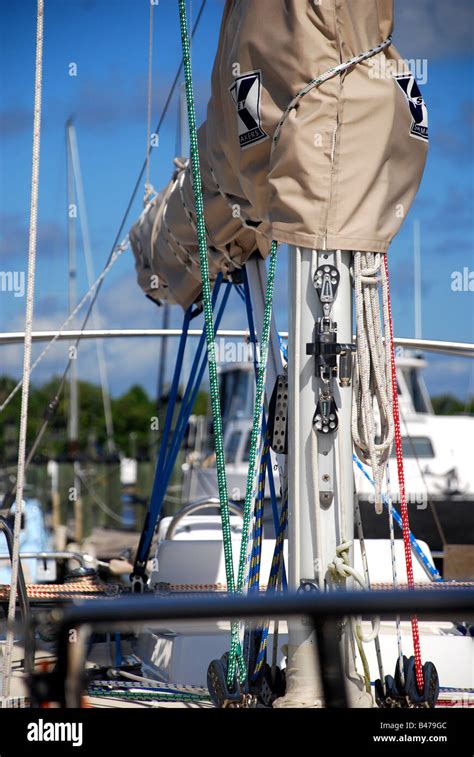 Mast Boom Rigging Hi Res Stock Photography And Images Alamy