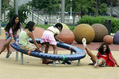Niños Jugando En Un Parque País Vasco El PaÍs