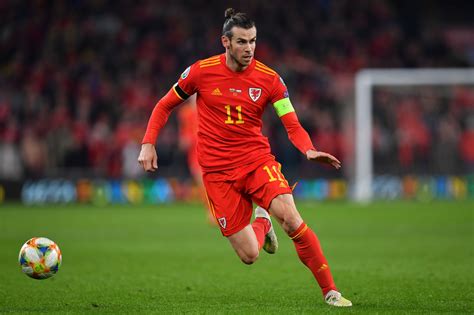 Footballer for tottenham hotspur and wales. Real Madrid: Gareth Bale is training, but will he face ...