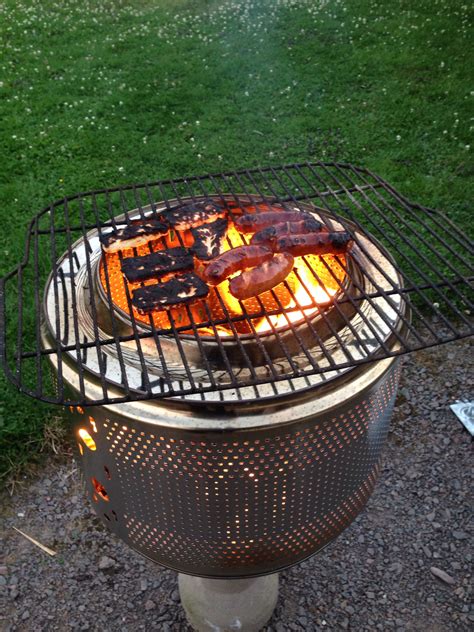 We used stainless steel hardware, which can take the heat of the fire. Barbeque on a fire pit made from a washing machine drum ...