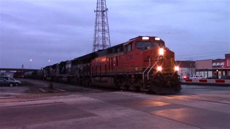 31018 Bnsf Et44c4 3791 Leads Ns 111 At Centralia Il Youtube