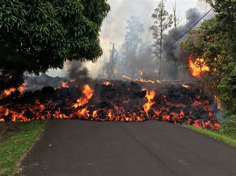 Hawaii Kilauea Volcano Eruption Photos 2018 Popsugar News Photo 15