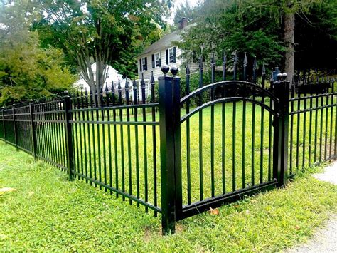 3 Rail Aluminum Fencing With Decorative Finials Fence Design