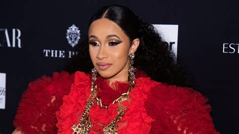 Cardi B Gets Assault Summons Lawyer Says She Did No Harm