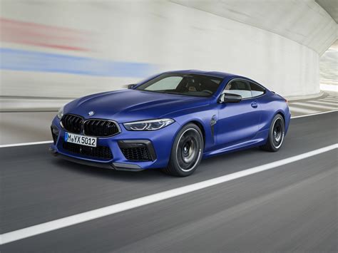 The bmw m8 coupé with m xdrive offers luxury ambiance with the ultimate motorsport feeling, designed the progressive design of the bmw m8 coupé impresses with its radically dynamic, yet. Kunglig BMW M8 Competition - Motorworld