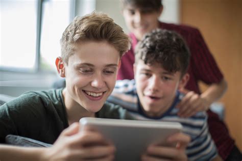 More Screen Time Its Now Part Of Teens Mental Health Treatment