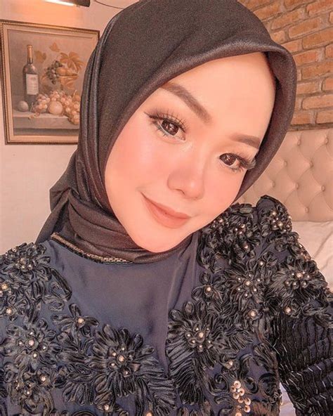 Curhat Sambil Nangis Teny Amelia Putri Bicara Keputusan Lepas Hijab