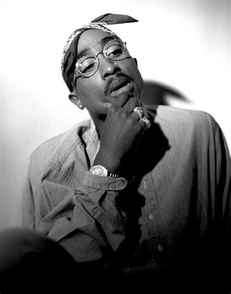 2pac released his debut album 2pacalypse now in 1991, which featured intense 2pac subsequently joined death row records after they posted his $1.4 million bail and he almost immediately hit the. Pin by Geraldine Rodríguez on 2pac in 2020 | Tupac ...