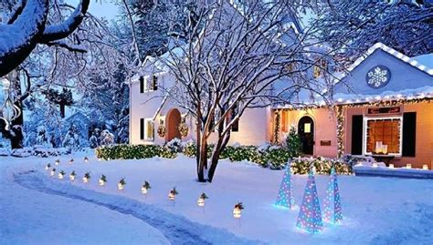 Outdoor lighting christmas lighting outdoor remodel landscape lighting christmas decorating holiday decorating design 101 light each window create a nostalgic christmas scene by placing faux flame or electric candles in each window of your home. Top 10 Newest Attractive Christmas Lights Trends For This ...