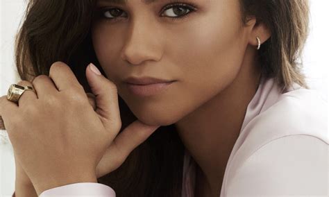 Bravo filomena pela tua mensagem no natal dos hospitais. Zendaya Coleman nova Embaixadora Lâncome - LuxWOMAN