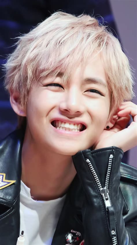 The popularity rating of collection is 8.0. v wallpaper | Tumblr | Bts aegyo, Taehyung, Bts taehyung