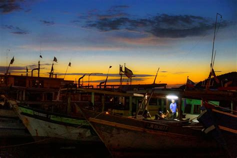 Kota kinabalu (atau lebih dikenal sebagai kk), sebelumnya dikenal sebagai jesselton, adalah ibu kota sabah, malaysia. fkphotography: Kota Kinabalu, Sabah, Malaysia