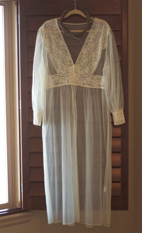 12112 White Lace Vintage Dressing Robe From Daughtersofsimone On