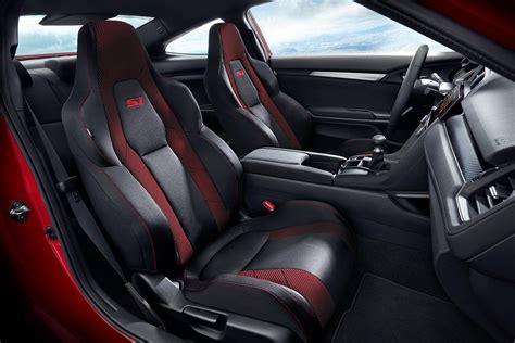 It follows the same dramatic structural lines and agility combined with a sporty styled exterior. Take a Look Inside the 2020 Honda Civic Si Interior