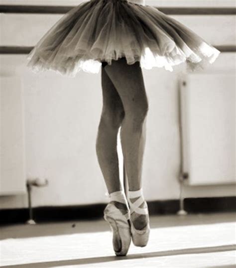 Practice Tutus And Pointe Shoes In 2019 Dance Photography Ballet