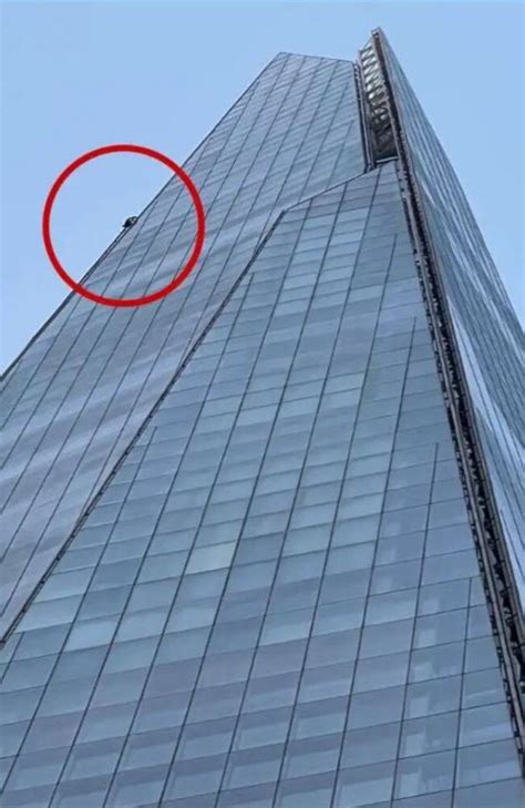 Daredevil Adam Lockwood Climbs Uks Tallest Skyscraper The Shard
