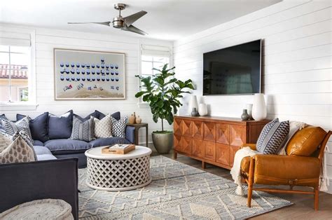 Stunning Coastal Living Room Decoration Ideas 44 Homyhomee