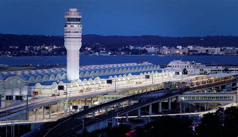 Aeropuerto Nacional Ronald Reagan Dca Viviendo En Arlington