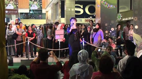 Download lagu mp3 & video: Zapin Yang Tinggal (LIVE) by Ramlah Ram @ Ampang Park ...