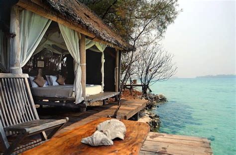 3 Pulau Ter Romantis Bisa Jadi Tujuan Honeymoon Impian Paket Wisata