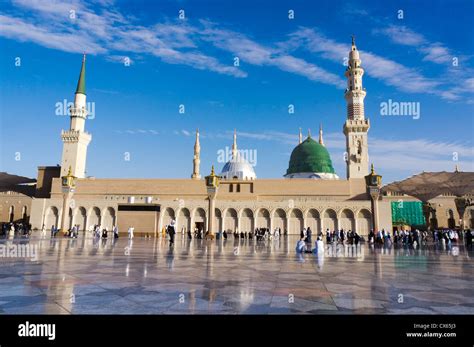 Medina Mosque Dome Saudi Arabia Hi Res Stock Photography And Images Alamy