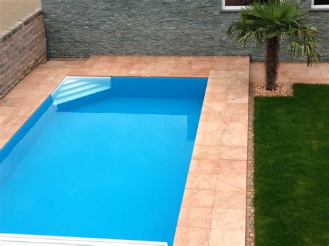 Polyestertreppen sind von hoher qualität und bieten große funktionalität. Pool Treppe: Ihr sicherer Luxus-Einstieg ins Schwimmbad