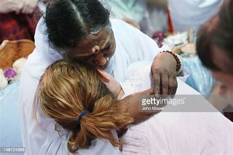 Hugging Saint Mata Amritanandamayi Meets New Yorkers At Convention