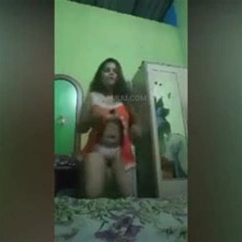 Sri Lankan Wifes Nude Dancing And Pussy Fingering Xhamster
