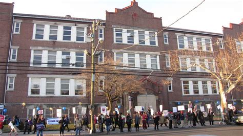 Newarks Hawthorne Avenue School Holds Morning Rally To Oppose Possible