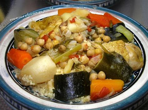 Aujourd'hui ce couscous est servi avec de la viande et un ragoût de légumes. couscous algérien au poulet - la cuisine de josette