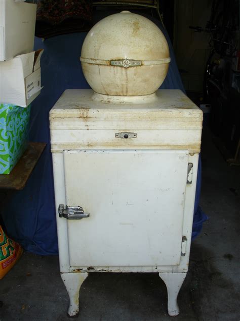 1930s Globe Top Refrigerator Greatest Collectibles