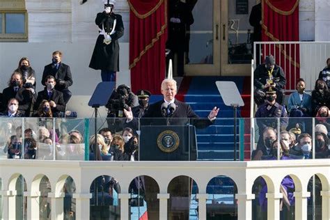 the inauguration kept crowds out and tried to bring america in the new york times