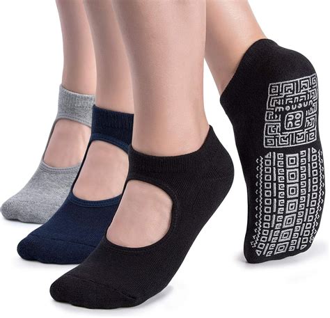 Non Slip Grip Yoga Socks For Women With Cushion For Pilates Barre Dance Amazon Co Uk Clothing