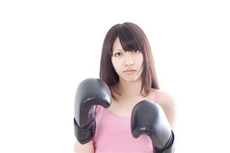 Japanese Woman Practice Boxing 1人のストックフォトや画像を多数ご用意 Istock