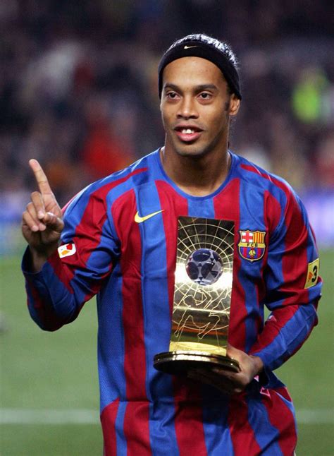 Calciomercato Milan, ufficiale Ronaldinho al Flamengo: la ...