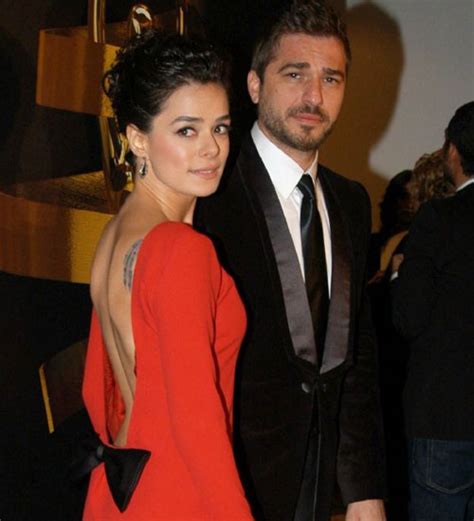 Özge özpirinçci ile engin altan düzyatan'ın boyları son zamanların en çok merak edilen konuları arasında. Engin Altan Düzyatan Özge Özpirinçci`yi aldattı mı ...