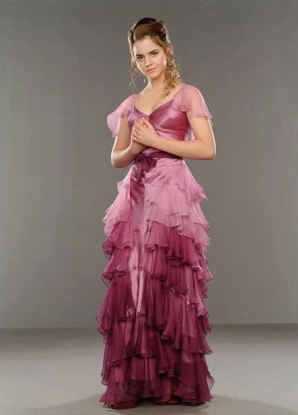 Hermione Grangers Dress Robes Harry Potter Wiki Fandom