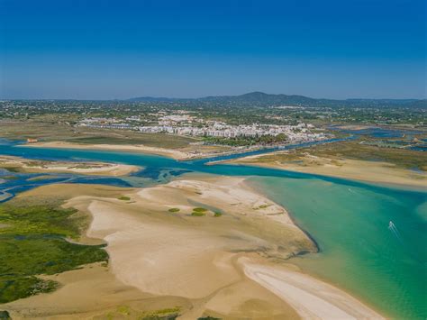 Conveniência de ficar em hotéis no centro da cidade. Mis diez playas solitarias del Algarve preferidas para ...