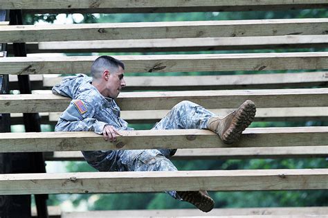 Fort Campbells 101st Sustainment Brigade Challenges Soldiers To Be The