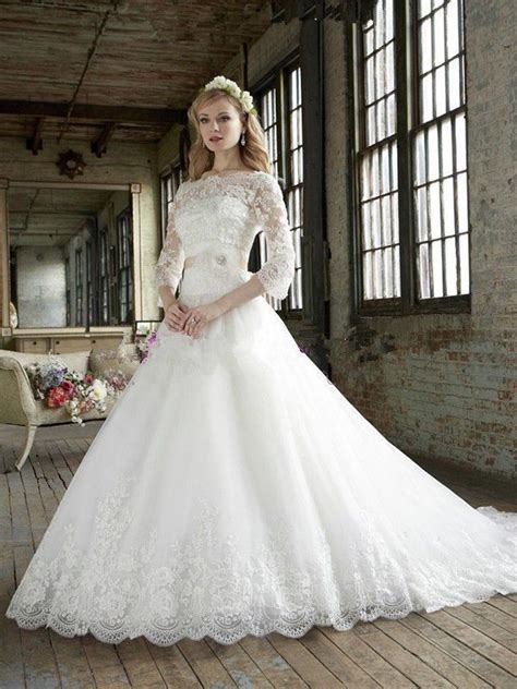 High rising collar at the back of neckline that sculpts low across the chest. Earth Alone (Earthrise Book 1 | Lace, Sleeve wedding ...