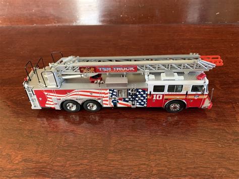 Code 3 Collectibles Fdny Seagrave Rear Mount Ladder 10 12724 Loose