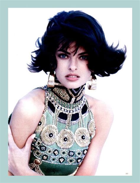 Linda Evangelista In Versace 1990 Via Styleprofiles Linda Evangelista