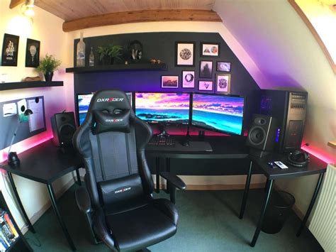 I typed small desk set up in and got the worlds smallest setup woop woop. Gaming Room Ideas Man Caves | camaxid.com | Small game ...